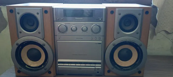 CD STEREO SISTEM SA PM22 PANASONIC, usado poucas vezes ganhei de presente.