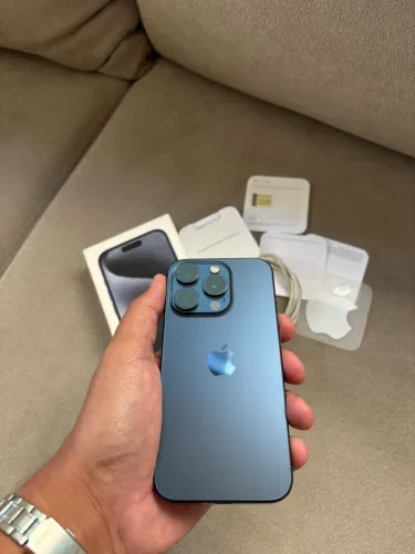 IPHONE 15pro estado de novo!