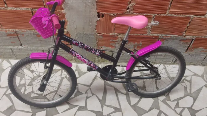 Vendo Bicicleta Aro 20 em perfeito estado,semi nova