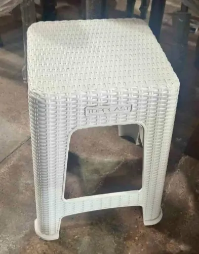 Banco de Plástico, Banqueta