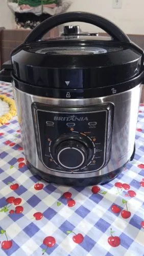 Panela de pressão Britânia 3 litros elétrica