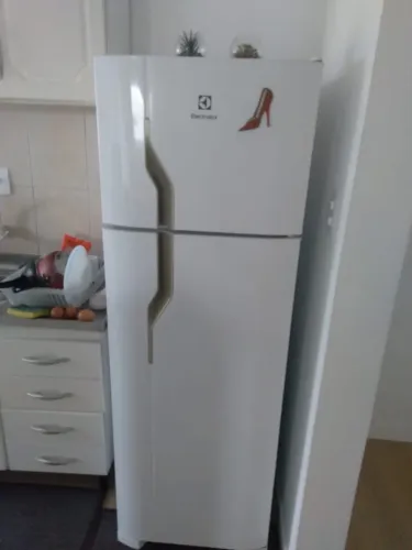 Geladeira Electrolux Cycle Defrost 260L Super Freezer Duplex Branca 220V