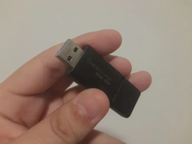 Pen Drive 16GB Kingston [USADO]
