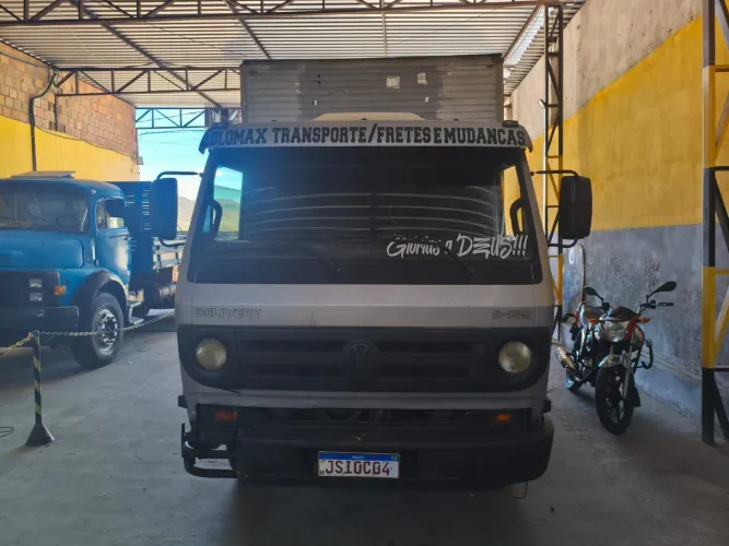 Caminhão Baú 8150e  pronto para rodar e em dias!
