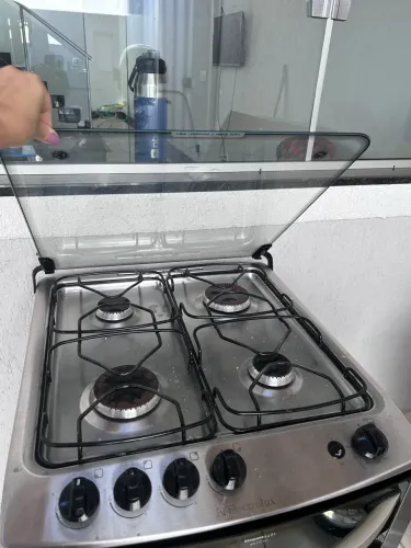 Vendo fogão Eletrolux excelente estado