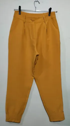Calça poliéster mostarda