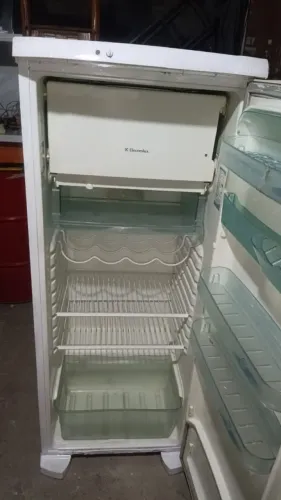 Vendo geladeira Electrolux 270L 110v entrego aceito pix