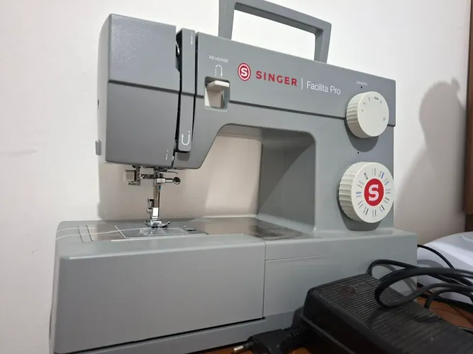 Máquina singer pro facilita 4432 nova