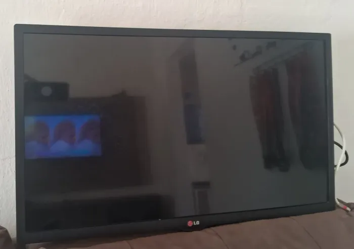 TV LG  32 LCD / LED