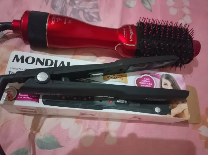 Kit prancha de cabelo e escova 