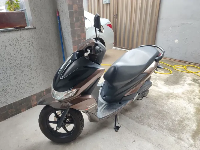 VENDO YAMAHA FLUO 125 2025