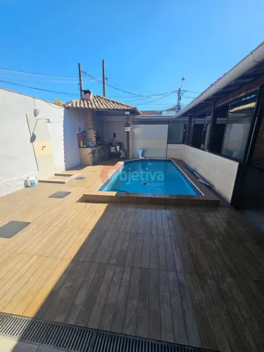 Casa duplex, 5 quartos com edícula, Parque Burle - Cabo Frio - RJ