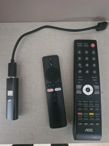 TV + Mi Tv Stick 2ª geração Xiaomi Controle De Voz Full Hd 8gb 1gb Ram Cor Preto<br>