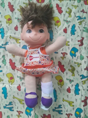Boneca nina teleton