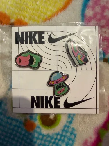 Pin Nike
