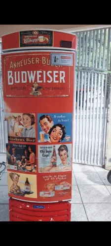 Cervejeira Adesivada Vermelha