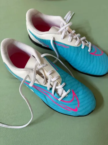 Chuteira Nike Phantom Futsal