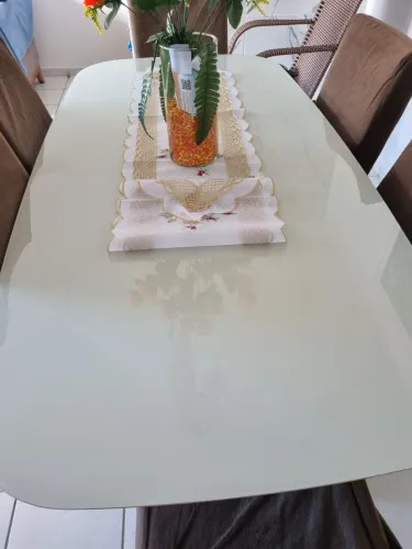 Vende-se mesa de tampa de vidro novíssima