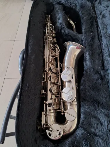 Sax tenor em dó