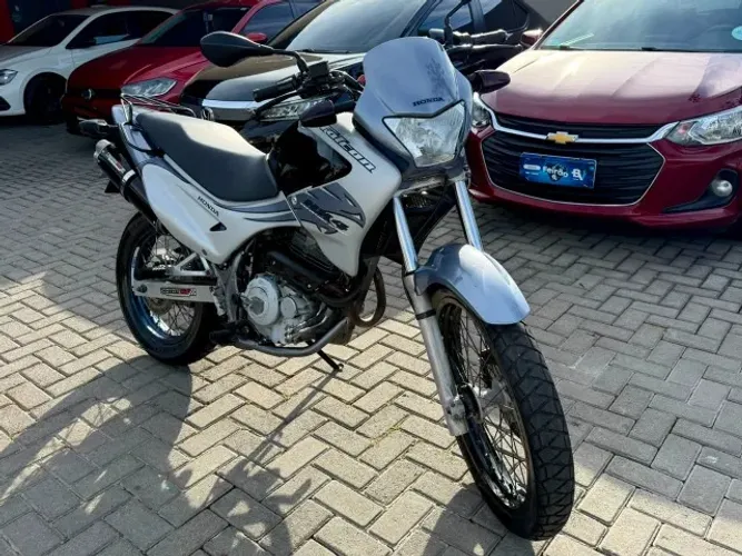 HONDA NX-4 FALCON (GASOLINA)