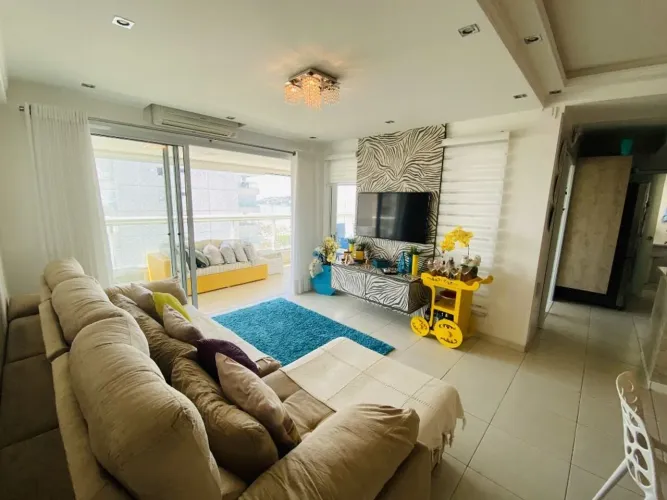 Apartamento mobiliado à venda em Guarujá no Central Park.