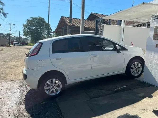 Fiat Punto Attractive 1.4 Fire Flex 8V 5P 2013