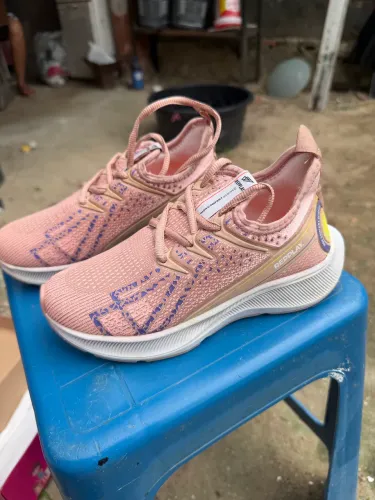 Sapato semi novo numeração 33