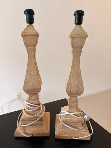 Conjunto de abajures de madeira