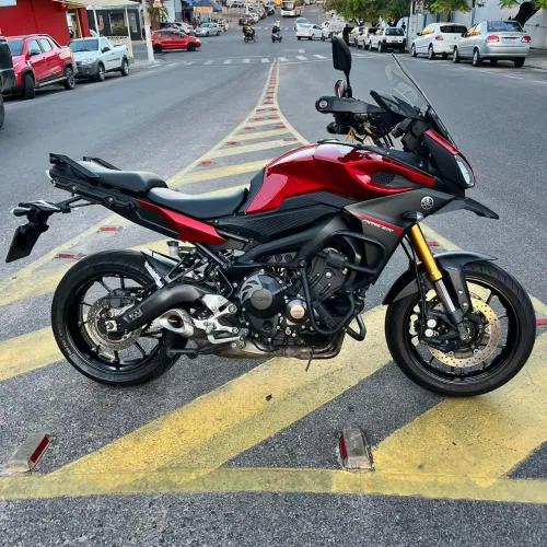 YAMAHA TRACER 900