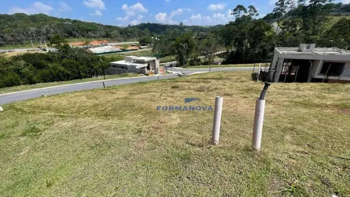 Terreno à venda com 522 m² em condomínio fechado na Granja Viana / Cotia-SP