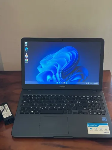 Notebook Samsung semi-novo!!