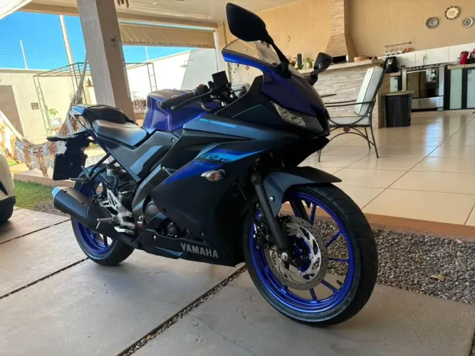 Yamaha YZF-R15 ABS