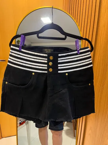 Short saia jeans preto Lança Perfume