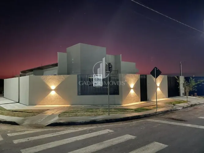 CASA COM 3 QUARTOS SENDO 1 SUITE A VENDA POR R$ 650.000,00 NO PARQUE AMAZONAS EM SINOP/MT