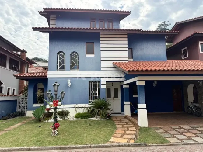 Casa em Condomínio no Pé da Serra da Cantareira  310 m², Quintal Gourmet e 4 Vagas