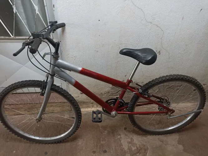 Bicicleta polimet aro 26 equipada com 16 marchas 