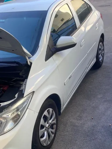 Chevrolet Onix JOY Hatch 1.0 8V Flex Mec. 4P 2018