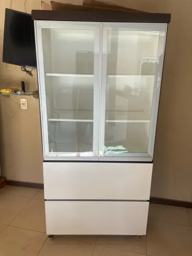 Cristaleira com armário 