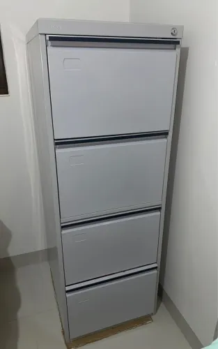 Armário de aço 4 gavetas Pandim - cinza 