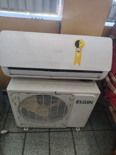 Vende se ar condicionado elgin 9 mil BTUs whatsapp *15