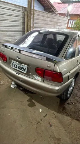 Ford Escort GL 1.8i 16V 4P 2000