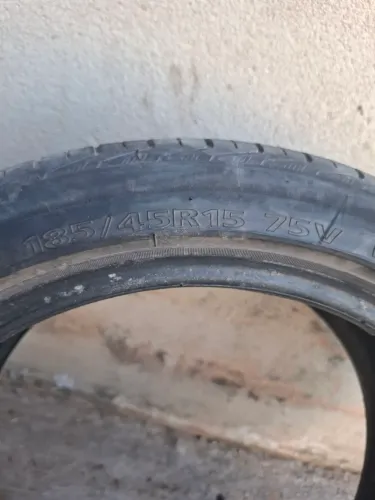 Pneu 185/45 R15
