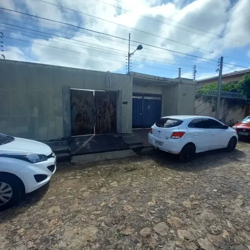 Casa com Piscina e Ampla Área Coberta, CRISTO REI, TERESINA,PI