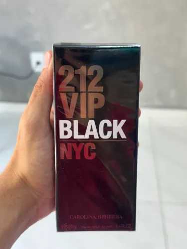 Perfume 212 vip black 100ml original