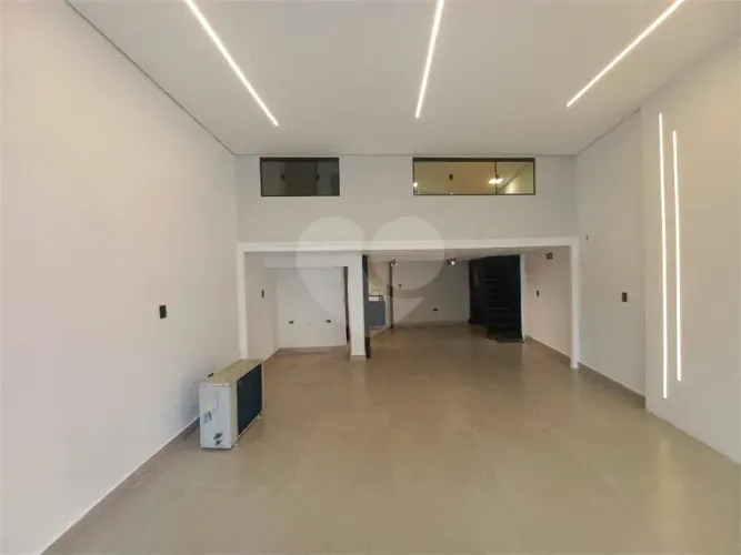 SALÃO COMERCIAL PARA LOCAÇÃO- RECÉM-REFORMADO NA AVENIDA PROFESSOR FRANCISCO MORATO 110 m