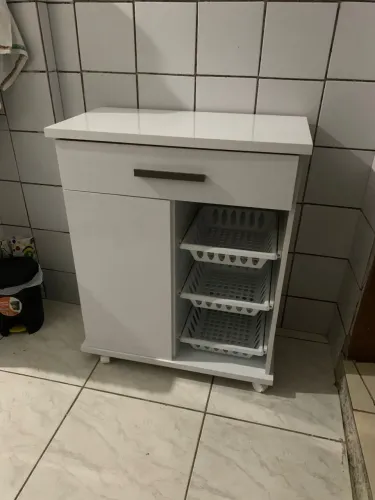 Fruteira com cesto
