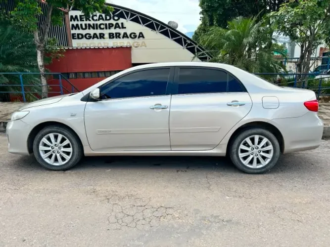 Toyota Corolla Altis 2.0 Flex 16V Aut. 2012