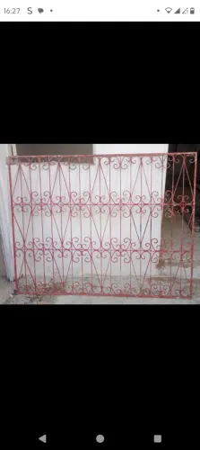 Grade de ferro antiga para janelas 
