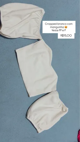 Cropped branco com manguinha