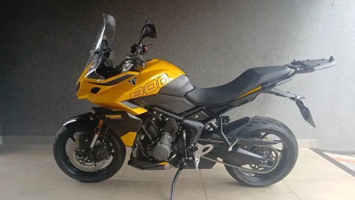Vendo Moto Esportiva.